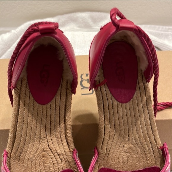 Gently used UGGs size 9 style is Libbi - Picture 4 of 11